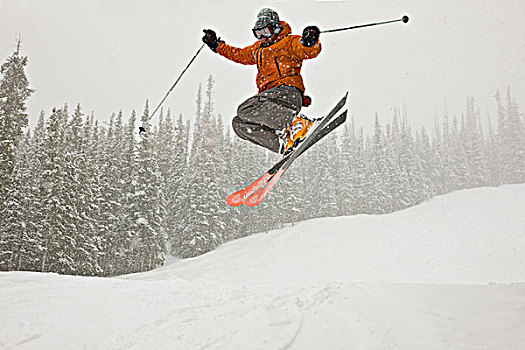 美国,科罗拉多,滑雪,跳跃,暴风雪