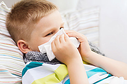 孩子,医药健康,概念,疾病,男孩,感冒,擤鼻涕,在家