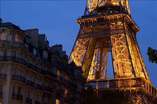 公寓楼,埃菲尔铁塔,背景,巴黎,法国,仰视