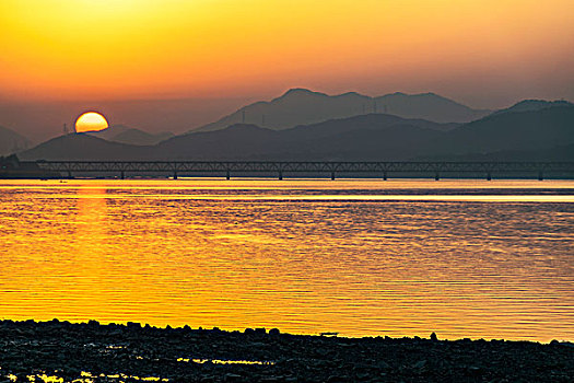 钱塘江落日夕阳