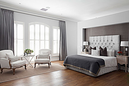 卧室,优雅,双人床,分隔,墙壁,洛可可风格,扶手椅,休闲,区域,正面,窗户