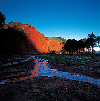 青海祁连山白杨沟峡谷