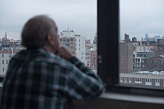 男人,望向窗外,曼哈顿,纽约,美国
