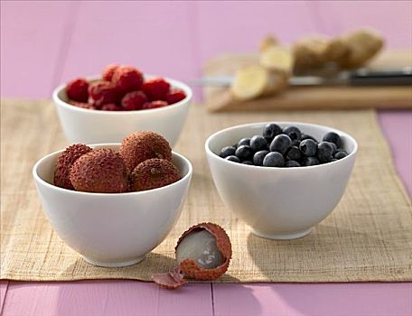 荔枝,蓝莓,树莓,小碗