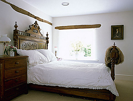 双人床,华丽,雕刻,木质,床头板,靠近,床头柜