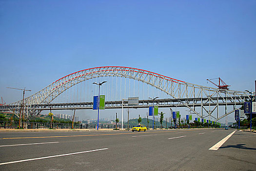 重庆建设中的朝天门大桥