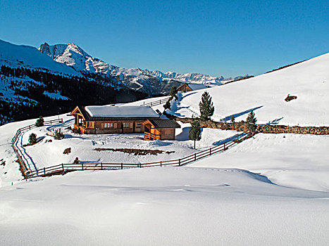 奥地利,北方,山,山谷,木质,屋舍,遮盖,雪,面对,高,雪山,风景