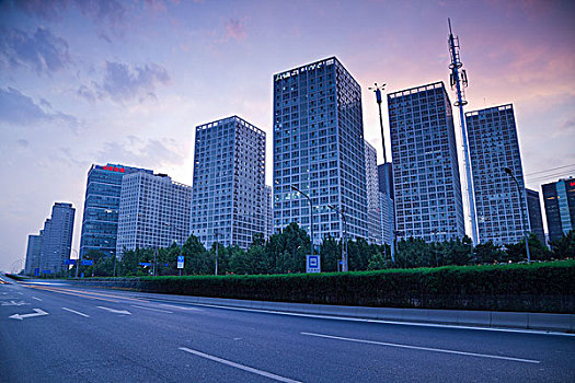 cbd道路夜景