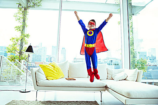 男孩,超人,跳跃,客厅,沙发