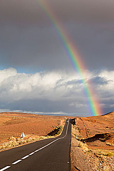 彩虹,乌云,上方,沙漠公路