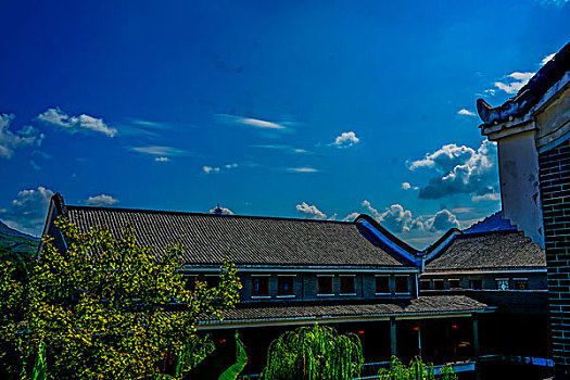 房顶,民居,筑群,屋顶,蓝天,云,树,徽派建筑