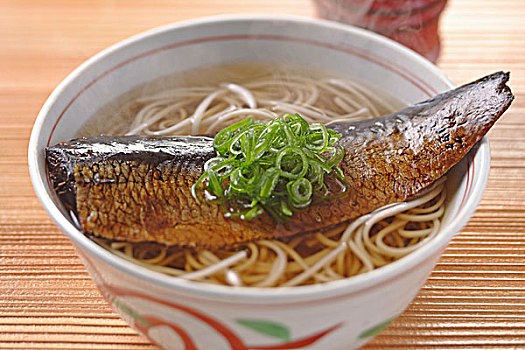 肉汤,荞麦面,青鱼,日本