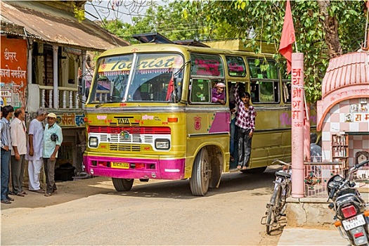 印度,巴士