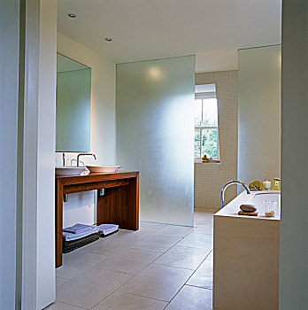 现代,浴室,建造,玻璃,石灰石,砖瓦,远处,尾端