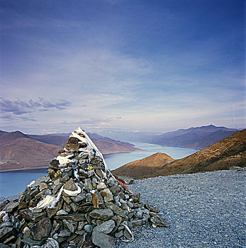 西藏拉萨羊卓雍措圣湖
