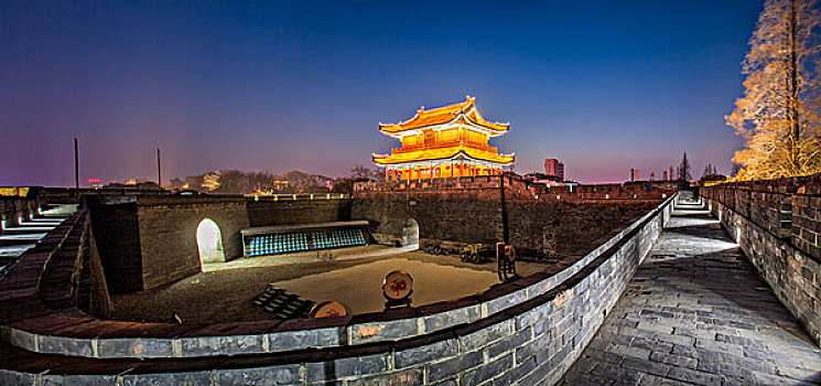 荆州古城夜景很美丽
