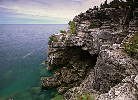 洞穴,沿岸,悬崖,布鲁斯半岛国家公园,安大略省,加拿大