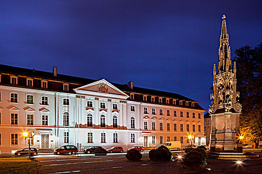 建筑,大学,纪念建筑,八月,右边,汉萨同盟城市,梅克伦堡前波莫瑞州,德国,欧洲