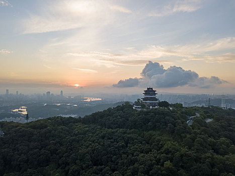 航拍清晨时分的惠州高榜山景区挂榜阁风光