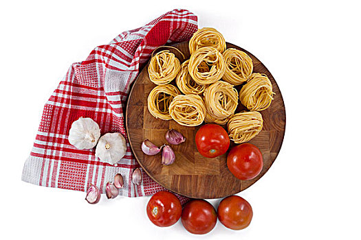 生食,意大利细面条,西红柿,蒜,洋葱,餐巾,布,白色背景