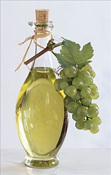 葡萄籽油,瓶子,绿葡萄
