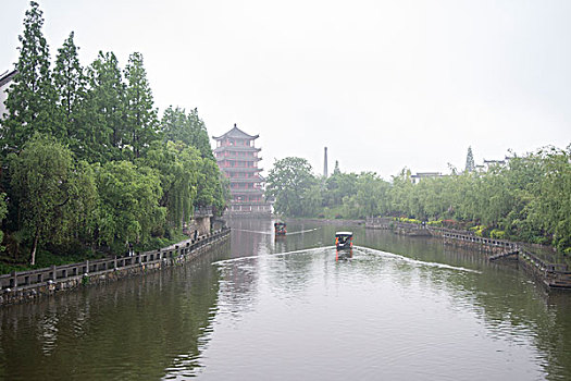 雨中三河古镇