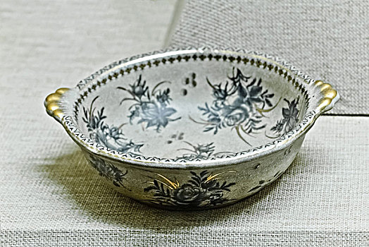 荷兰陶瓷果盆