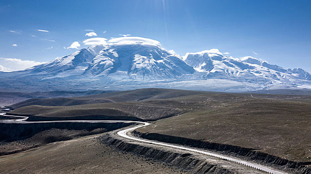 新疆高山