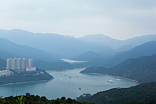 香港的蓝塘海峡也是维多利亚港的出入口