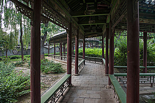 山西省晋中历史文化名城---榆次老城西花园长廊