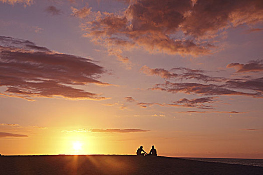 夏威夷,瓦胡岛,两个,剪影,男人,享受,日落,靠近,海洋