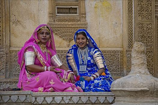 拉杰普特,女人,宫殿,斋沙默尔,塔尔沙漠,拉贾斯坦邦,印度,南亚