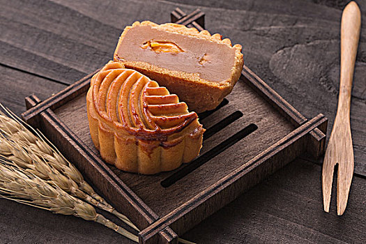 中秋傳統(tǒng)美食月餅擺拍