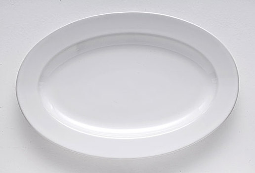 白色陶瓷碟子