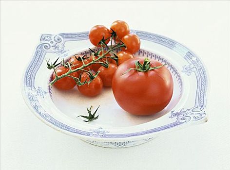 两个,西红柿,盘子
