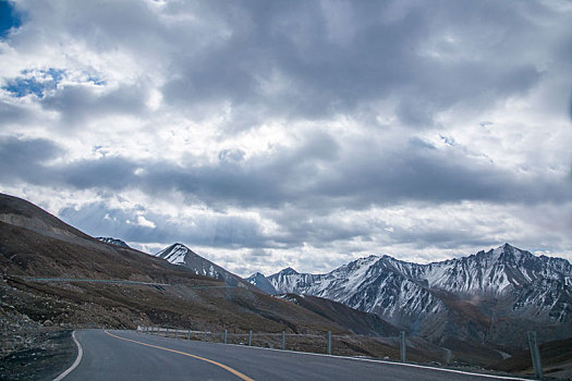 中国公路建设史上的丰碑-----g217国道独库公路独山子段