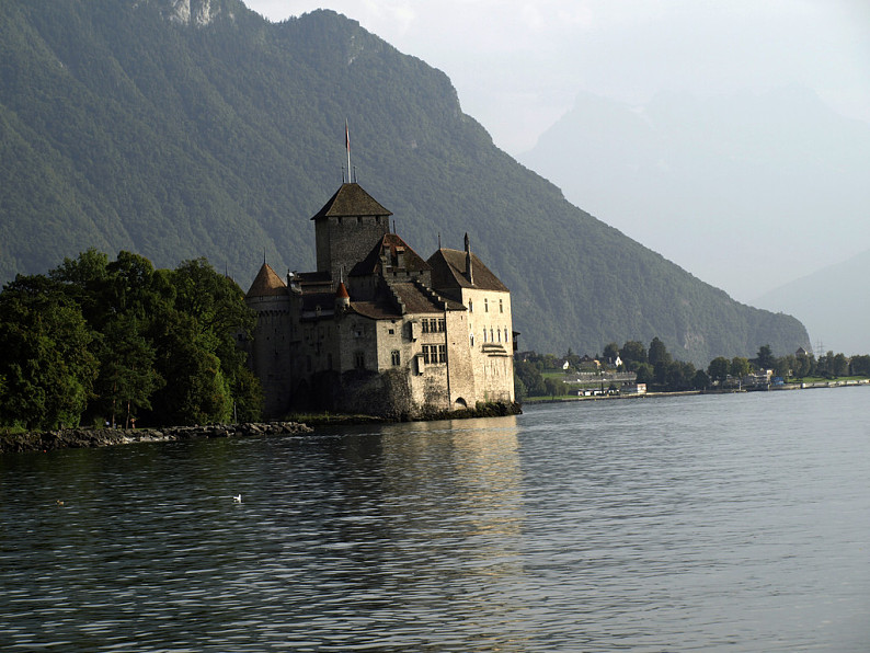 日内瓦湖古堡图片