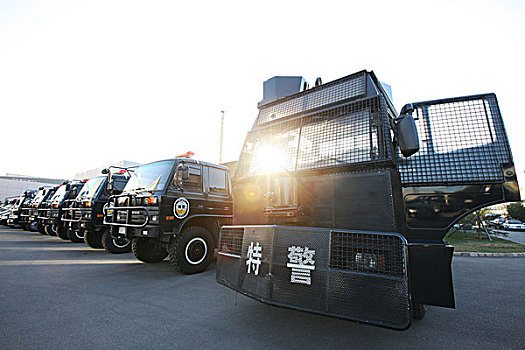特警車
