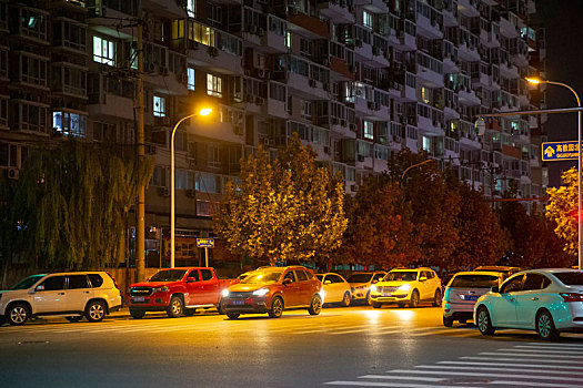 北京沙河恒大城夜间道路街景