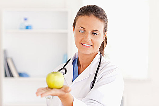 微笑,博士,听诊器,拿着,苹果