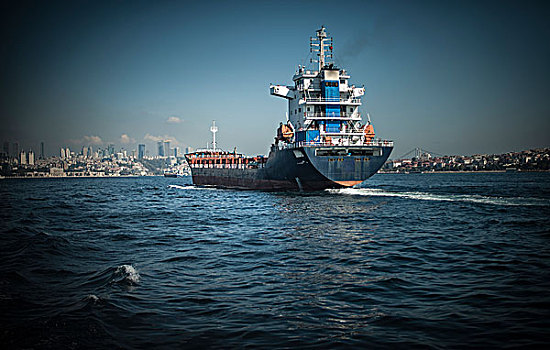 集装箱船,穿过,博斯普鲁斯海峡