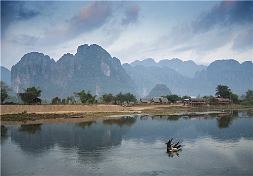 河,万荣,老挝