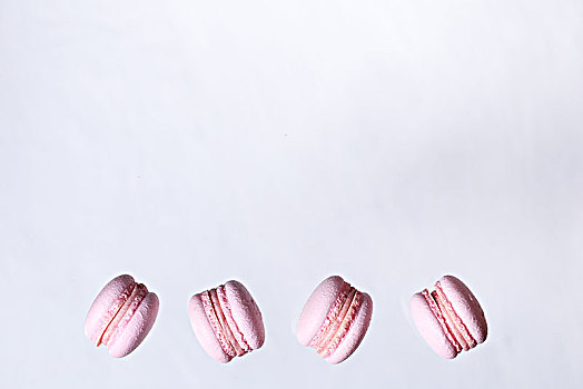粉色草莓味马卡龙