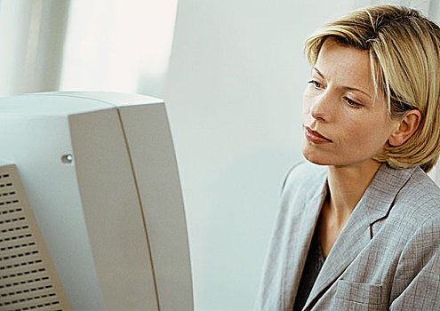 职业女性,电脑屏幕