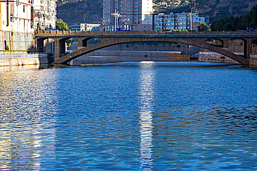 河流