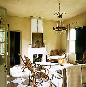 黄色,起居室,壁炉,吊灯,木头,椅子,涂绘,地板
