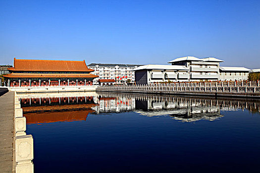 中国古典建筑倒影