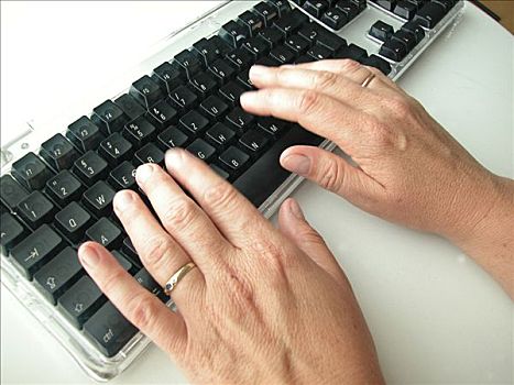 手,电脑键盘