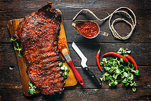 牛肉,肋骨,烧烤,酱,木质背景