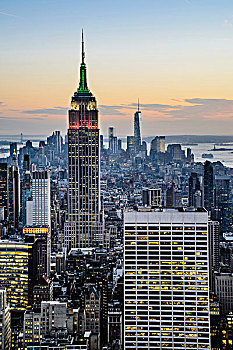 南,曼哈顿,天际线,眺望台,洛克菲勒中心,黄昏,帝国大厦,光亮,彩色,意大利国旗,市中心,纽约,美国